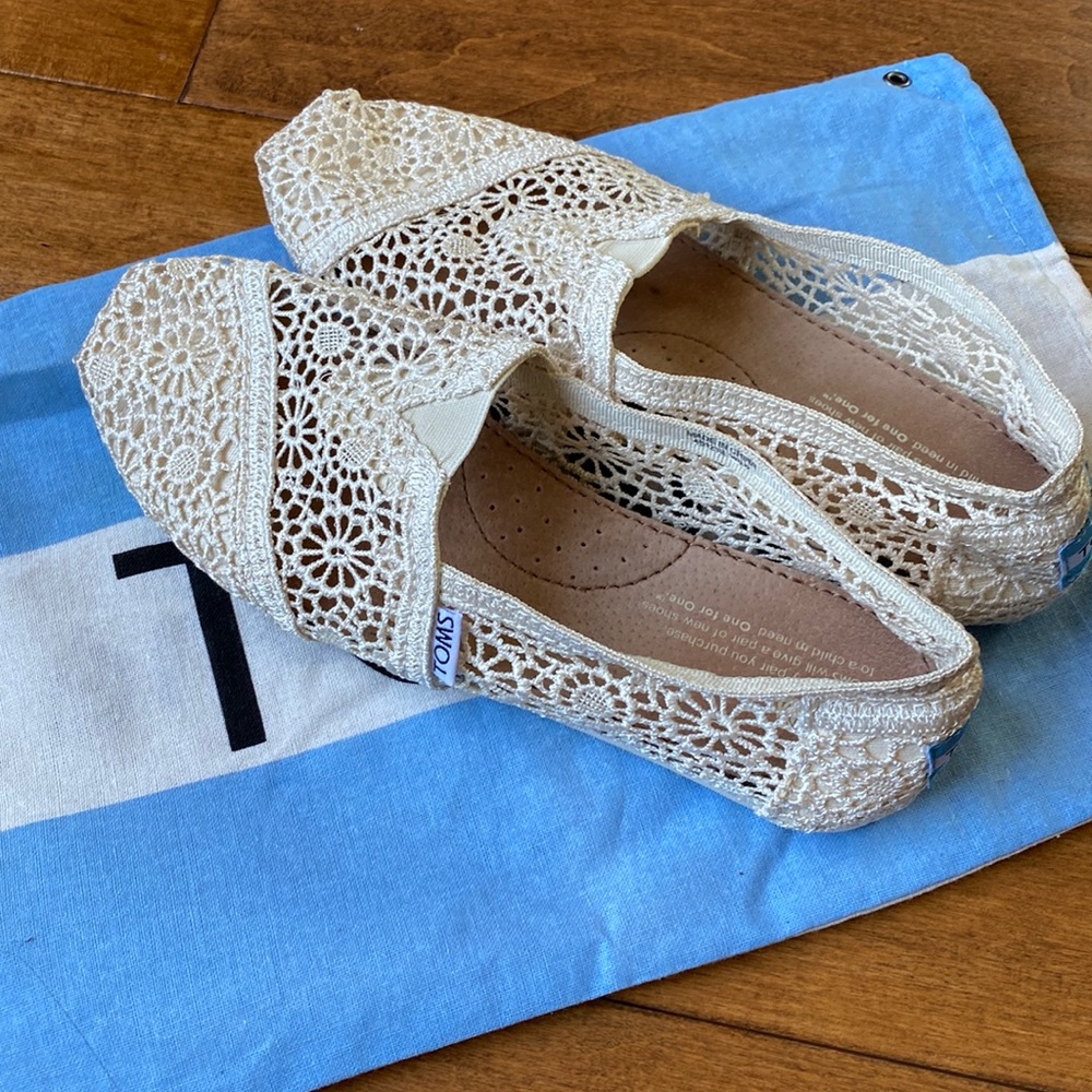 TOMS Ivory lace slip on.  Size 6.5